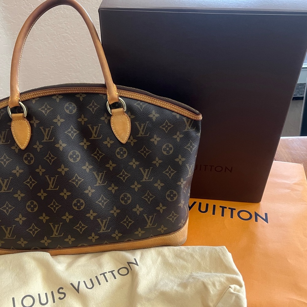 Monogram,Authentic.Very Good Condition, With Dust… - image 1